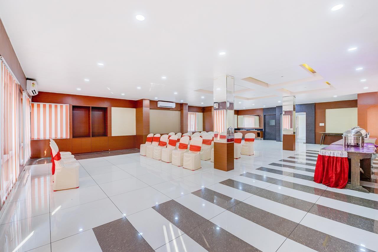 Oyo 13521 Sudhriti Hotel Сіліґурі Екстер'єр фото