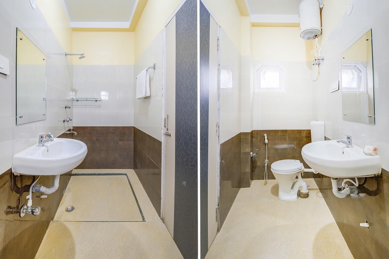 Oyo 13521 Sudhriti Hotel Сіліґурі Екстер'єр фото