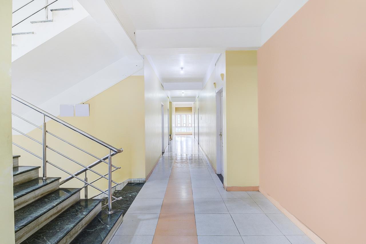Oyo 13521 Sudhriti Hotel Сіліґурі Екстер'єр фото