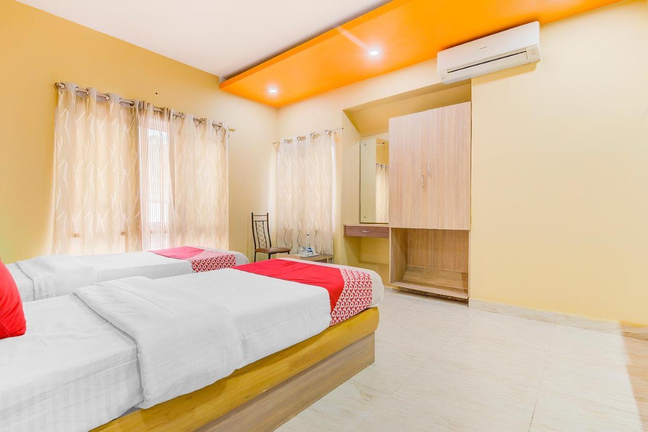 Oyo 13521 Sudhriti Hotel Сіліґурі Екстер'єр фото